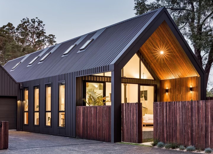 Building Green: Advancing Eco-Friendly Construction with SIPs
